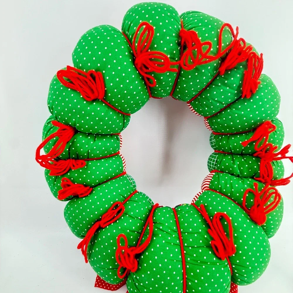 Quilted Puff Wreath Bow Vintage handmade Red Green Patchwork Holiday Decor 16x7